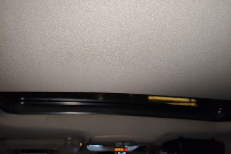 Used Buick Envision 2015 20T Two-Wheel-Drive Elite Model Headliner