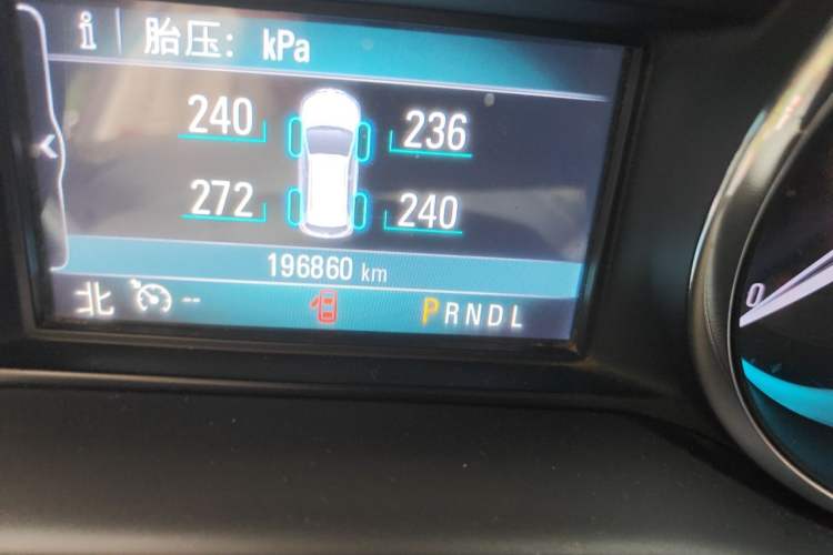 Used Buick Envision 2015 20T Four-Wheel Drive Luxury Model Odometer Close Up