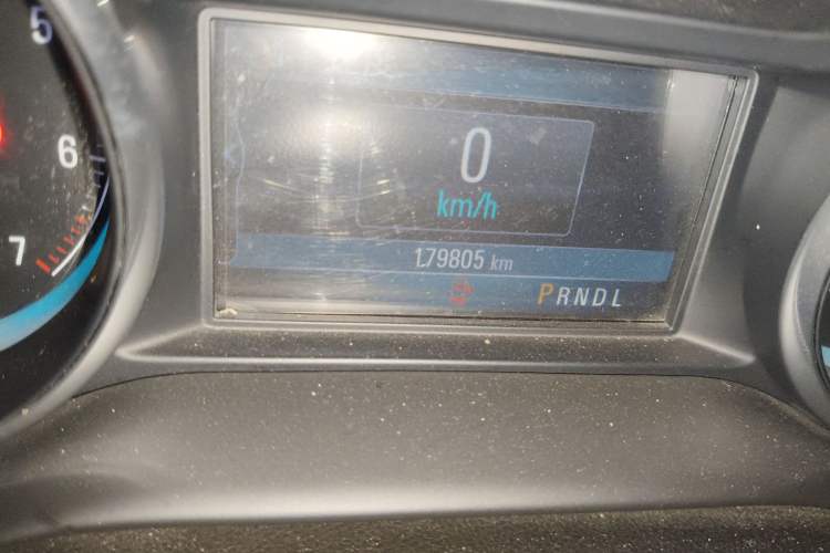 Used Buick Envision 2015 20T Two-Wheel-Drive Elite Model Odometer Close Up