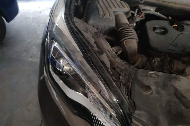 Used Buick Envision 2015 20T Two-Wheel-Drive Elite Model Right Front Headlight