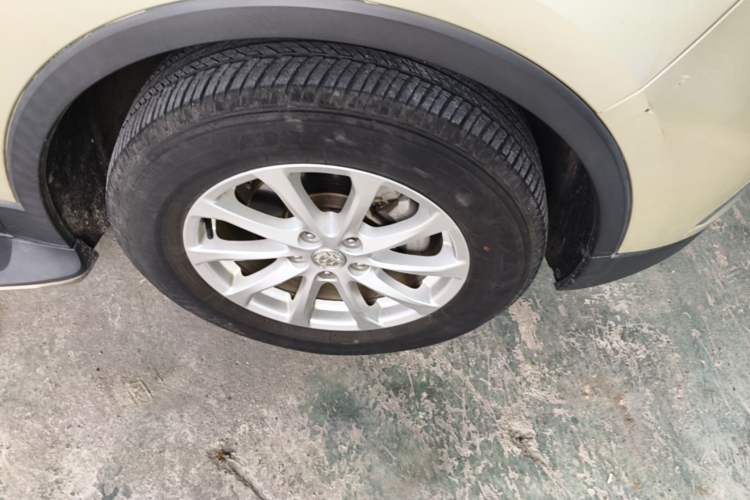Used Buick Envision 2015 20T Four-Wheel Drive Elite Model Right Front Wheel Hub