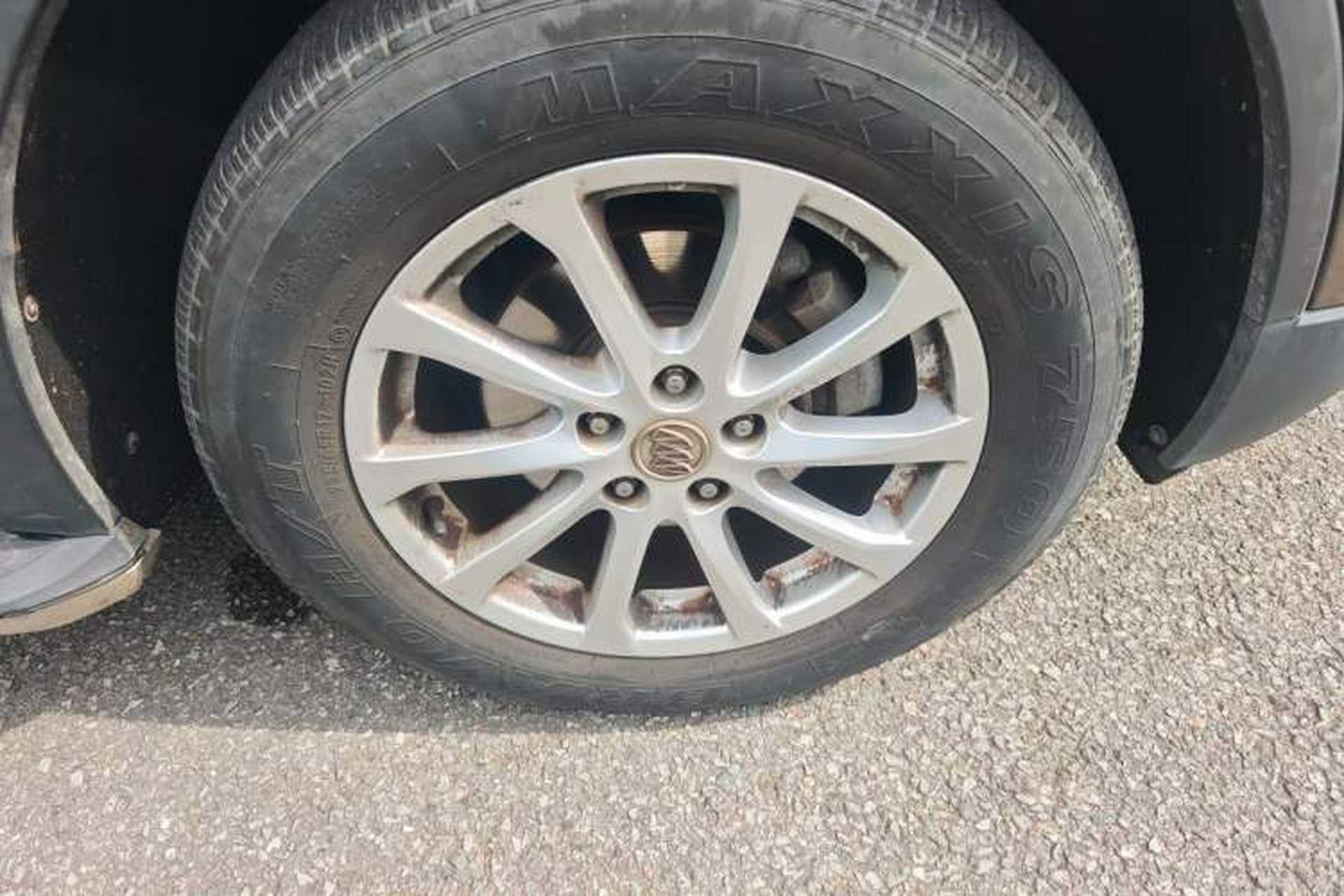 Used Buick Envision 2015 20T Four-Wheel Drive Luxury Model Right Front Wheel Hub