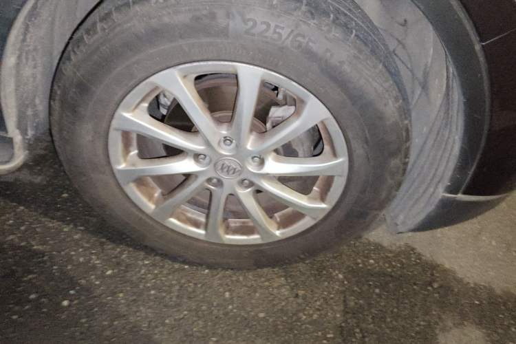 Used Buick Envision 2015 20T Two-Wheel-Drive Elite Model Right Front Wheel Hub