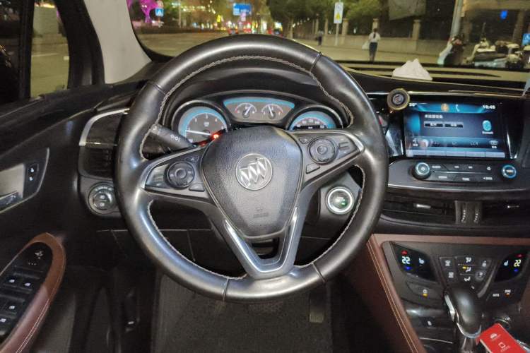 Used Buick Envision 2015 20T Two-Wheel-Drive Elite Model Steering Wheel