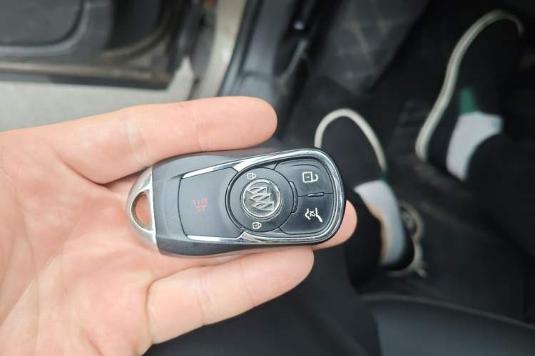 Used Buick Envision 2015 20T Two-Wheel-Drive Elite Model Vehicle Key