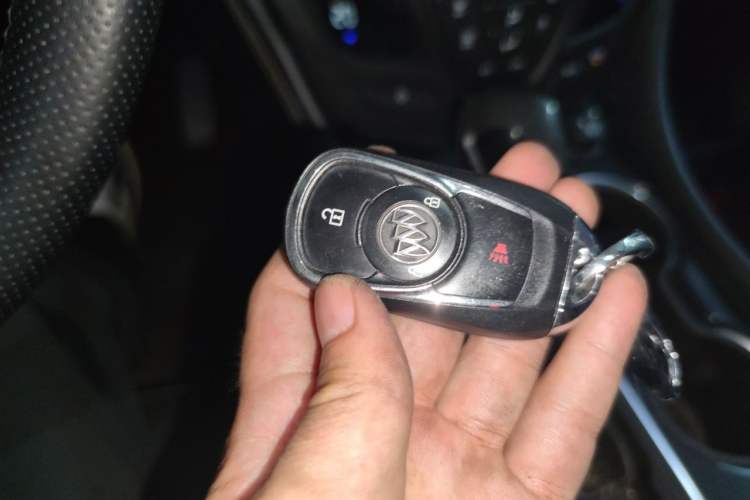 Used Buick Envision 2015 20T Two-Wheel-Drive Elite Model Vehicle Key