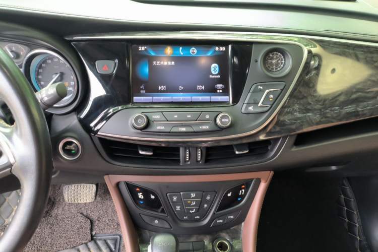 Used Buick Envision 2015 20T Four-Wheel Drive Luxury Model Audio And AC Panel