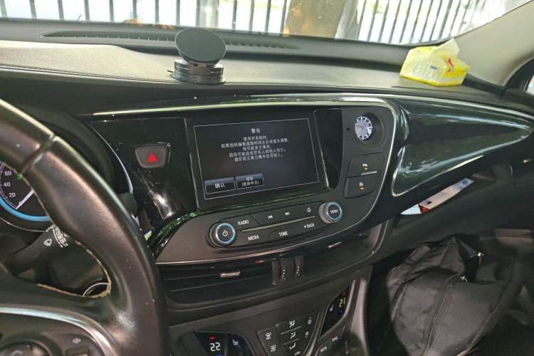 Used Buick Envision 2015 20T Two-Wheel-Drive Elite Model Audio And AC Panel