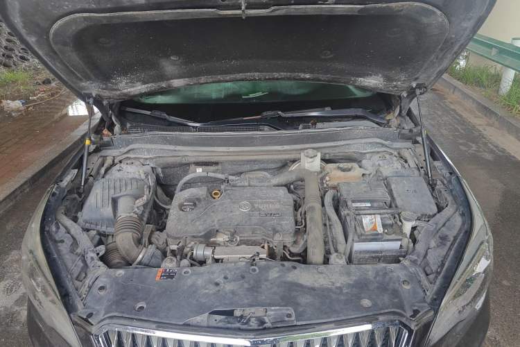 Used Buick Envision 2015 20T Two-Wheel-Drive Leading Model Engine Bay