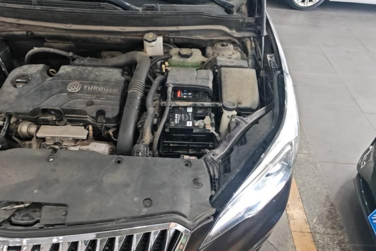 Used Buick Envision 2015 20T Two-Wheel-Drive Elite Model Engine Bay Left