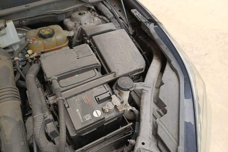 Used Buick Envision 2015 20T Four-Wheel Drive Elite Model Engine Bay Left