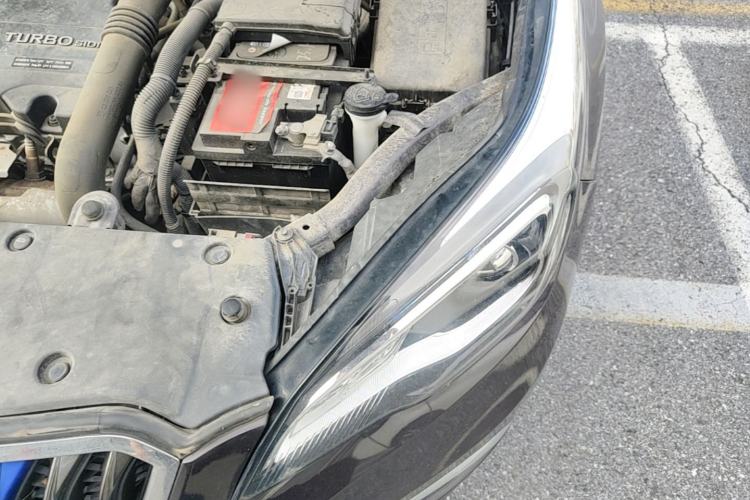 Used Buick Envision 2015 20T Two-Wheel-Drive Elite Model Engine Bay Left