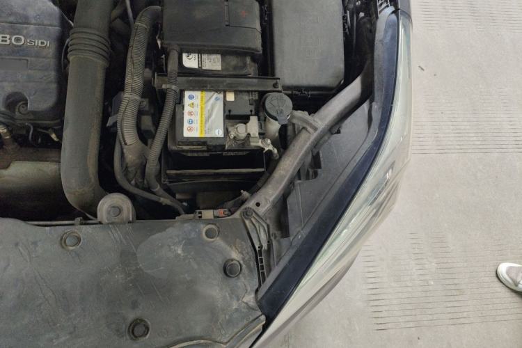 Used Buick Envision 2015 20T Two-Wheel-Drive Elite Model Engine Bay Left
