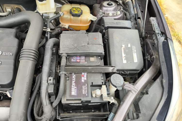 Used Buick Envision 2015 20T Two-Wheel-Drive Leading Model Engine Bay Left