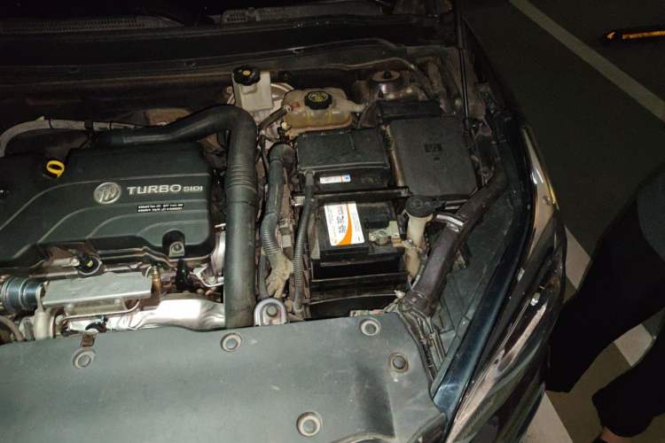 Used Buick Envision 2015 20T Two-Wheel-Drive Elite Model Engine Bay Left