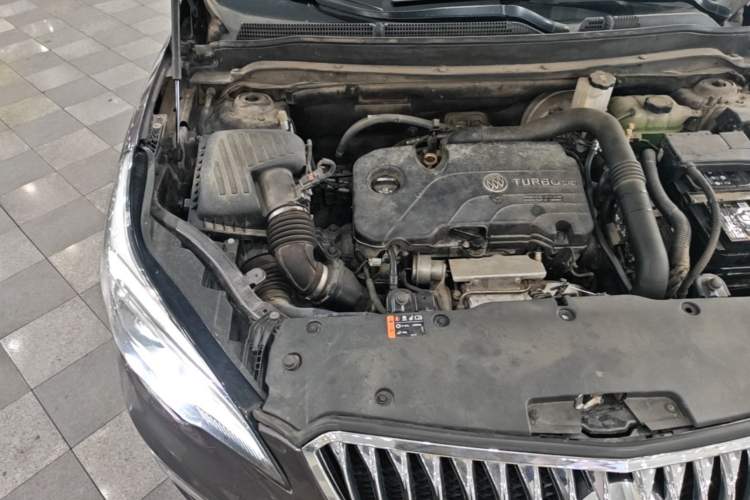 Used Buick Envision 2015 20T Two-Wheel-Drive Elite Model Engine Bay Right