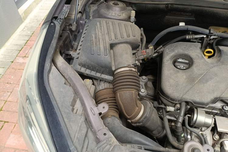 Used Buick Envision 2015 20T Four-Wheel Drive Elite Model Engine Bay Right