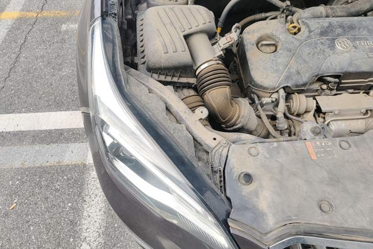 Used Buick Envision 2015 20T Two-Wheel-Drive Elite Model Engine Bay Right