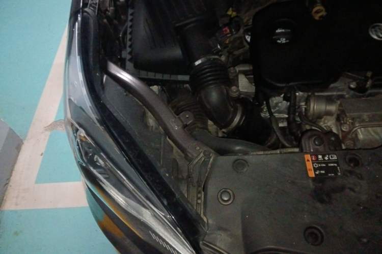 Used Buick Envision 2015 20T Two-Wheel-Drive Leading Model Engine Bay Right