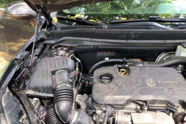 Used Buick Envision 2015 20T Four-Wheel Drive Luxury Model Engine Bay Right