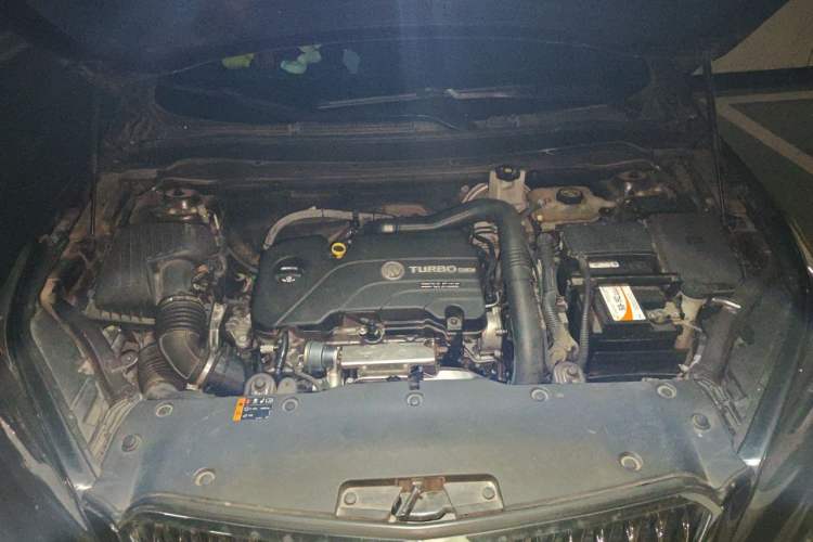 Used Buick Envision 2015 20T Two-Wheel-Drive Elite Model Engine Bay