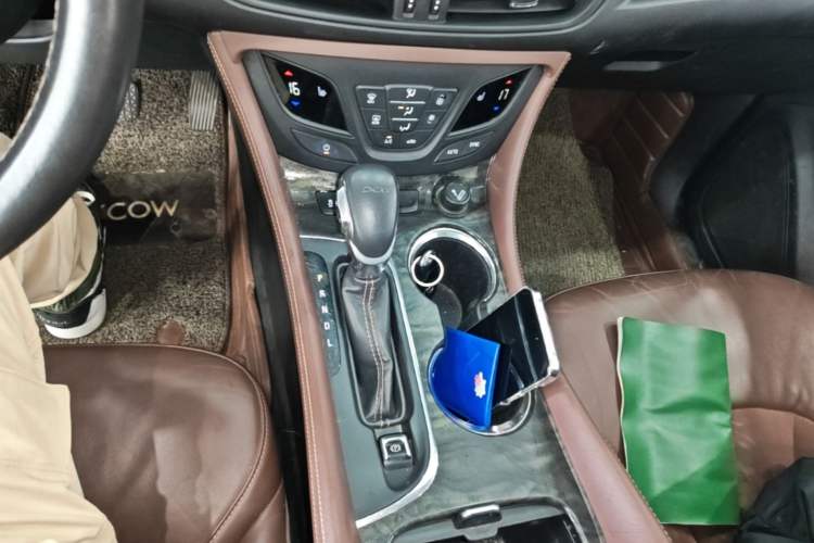 Used Buick Envision 2015 20T Two-Wheel-Drive Elite Model Gear Lever