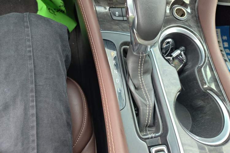 Used Buick Envision 2015 20T Two-Wheel-Drive Elite Model Gear Lever