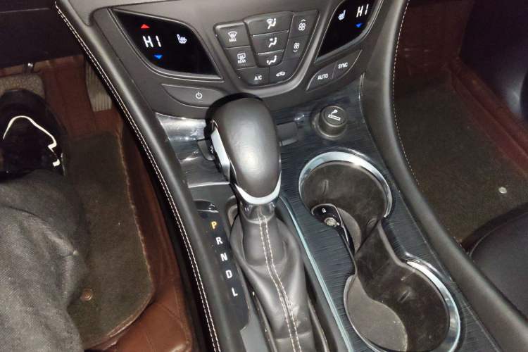 Used Buick Envision 2015 20T Two-Wheel-Drive Elite Model Gear Lever