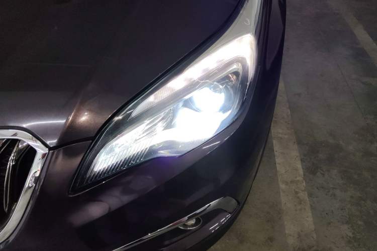 Used Buick Envision 2015 20T Two-Wheel-Drive Elite Model Left Front Headlight