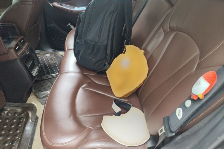Used Buick Envision 2015 20T Two-Wheel-Drive Elite Model Left Rear Seat