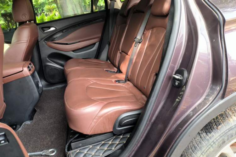 Used Buick Envision 2015 20T Four-Wheel Drive Luxury Model Left Rear Seat
