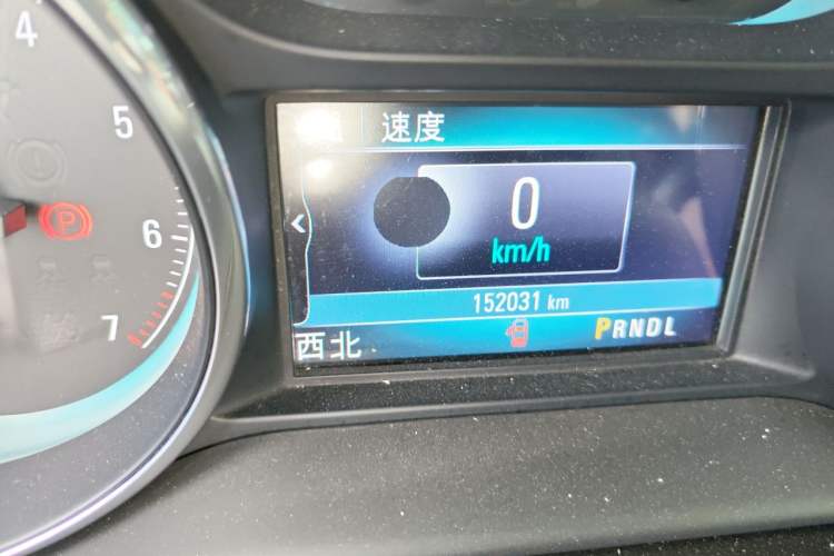 Used Buick Envision 2015 20T Four-Wheel Drive Luxury Model Odometer Close Up