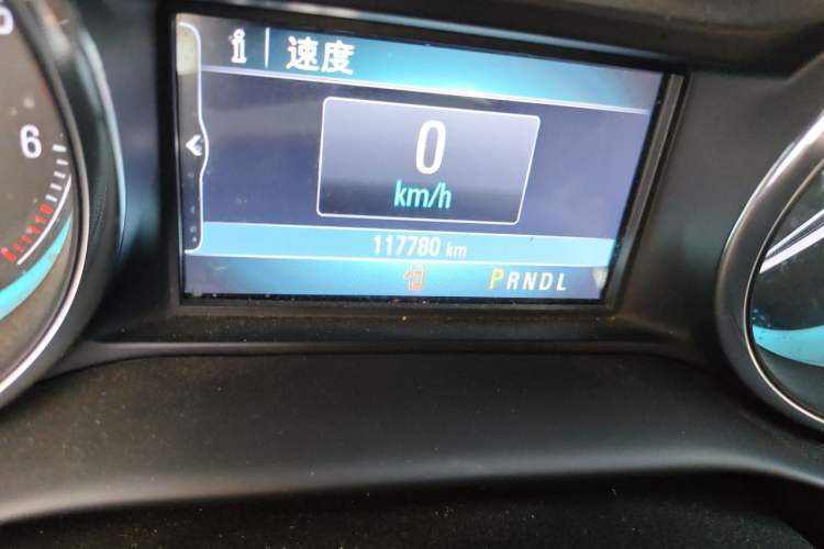 Used Buick Envision 2015 20T Two-Wheel-Drive Elite Model Odometer Close Up