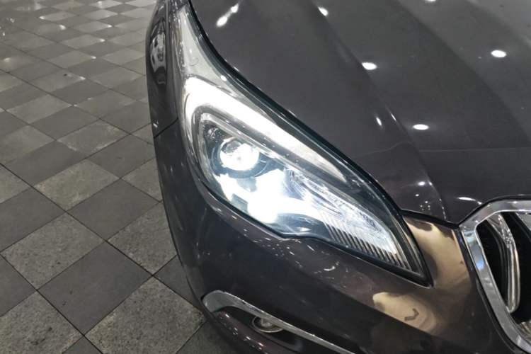 Used Buick Envision 2015 20T Two-Wheel-Drive Elite Model Right Front Headlight