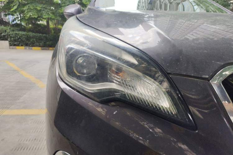 Used Buick Envision 2015 20T Two-Wheel-Drive Elite Model Right Front Headlight