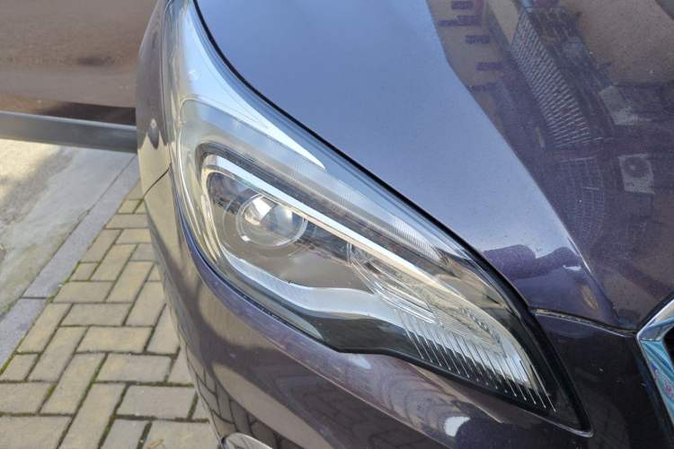 Used Buick Envision 2015 20T Two-Wheel-Drive Elite Model Right Front Headlight
