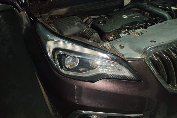 Used Buick Envision 2015 20T Two-Wheel-Drive Elite Model Right Front Headlight