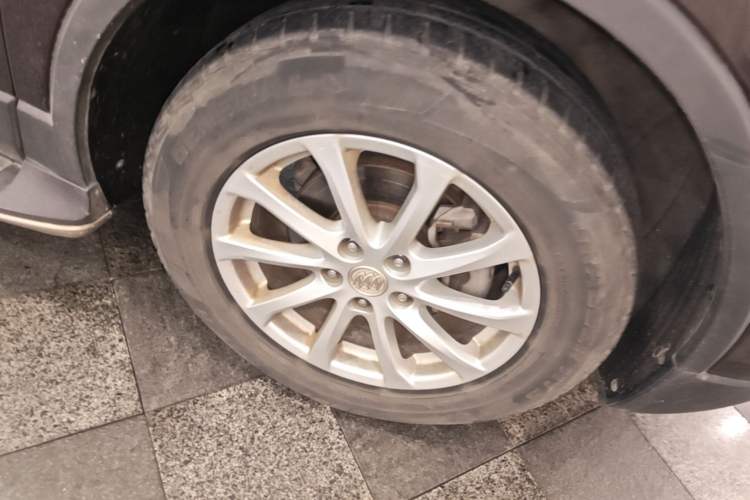 Used Buick Envision 2015 20T Two-Wheel-Drive Elite Model Right Front Wheel Hub