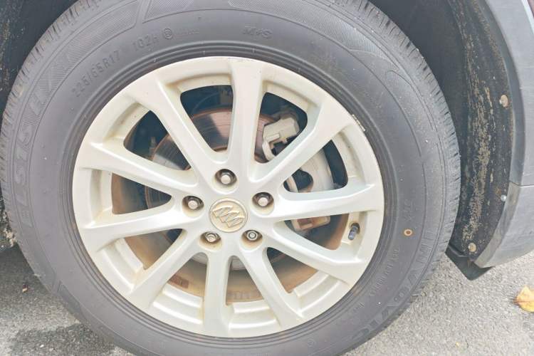 Used Buick Envision 2015 20T Four-Wheel Drive Luxury Model Right Front Wheel Hub