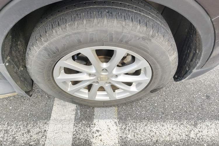 Used Buick Envision 2015 20T Two-Wheel-Drive Elite Model Right Front Wheel Hub