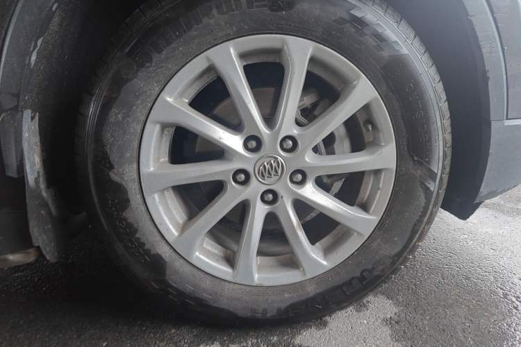 Used Buick Envision 2015 20T Two-Wheel-Drive Leading Model Right Front Wheel Hub