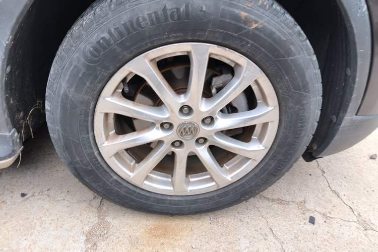 Used Buick Envision 2015 20T Two-Wheel-Drive Leading Model Right Front Wheel Hub
