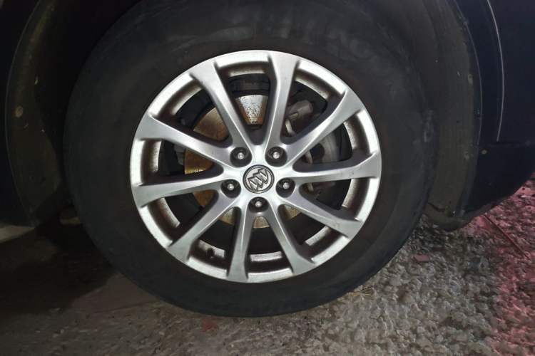 Used Buick Envision 2015 20T Two-Wheel-Drive Elite Model Right Front Wheel Hub