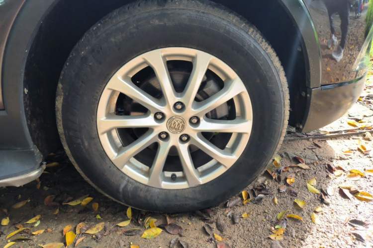 Used Buick Envision 2015 20T Four-Wheel Drive Luxury Model Right Front Wheel Hub