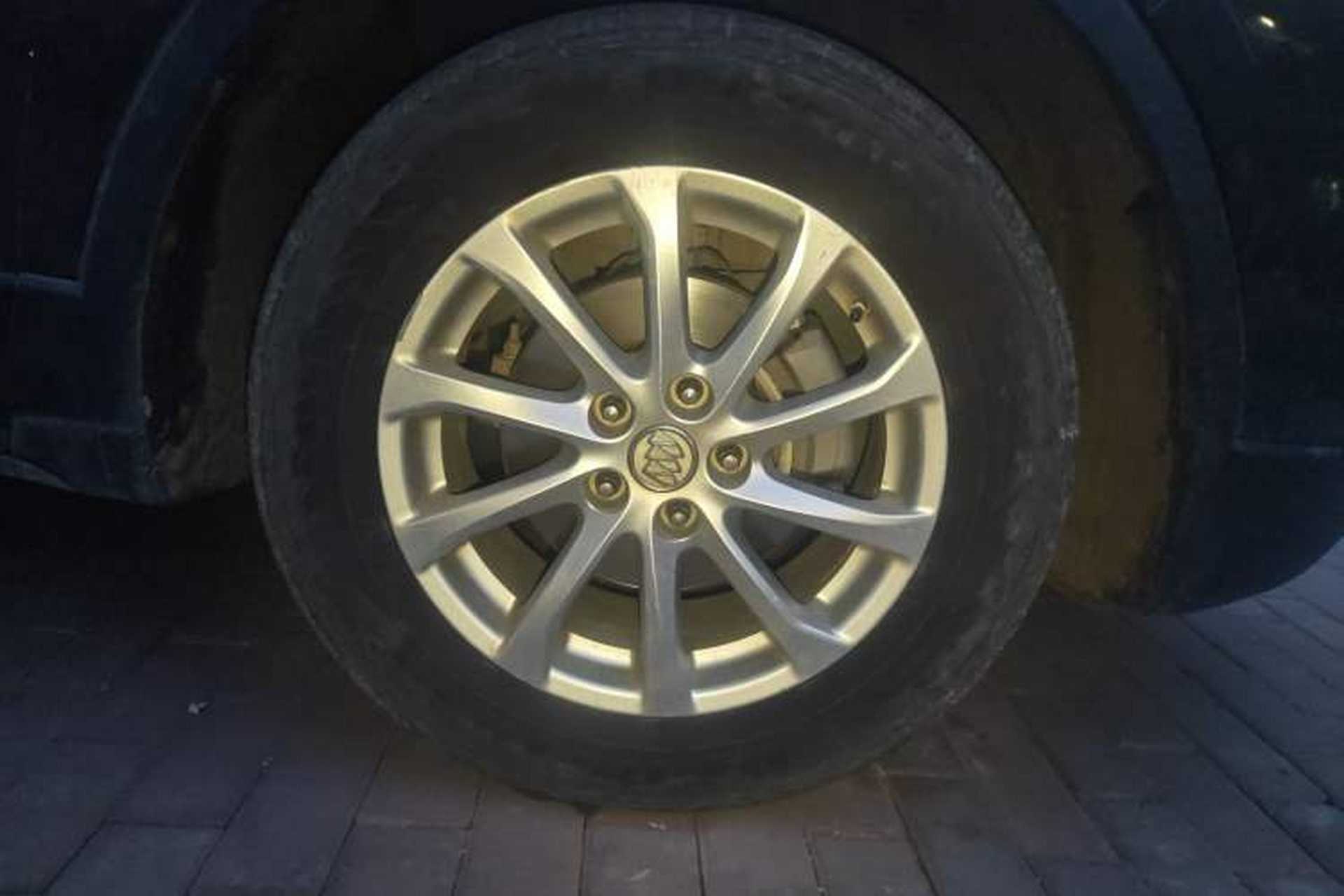 Used Buick Envision 2015 20T Two-Wheel-Drive Leading Model Right Front Wheel Hub