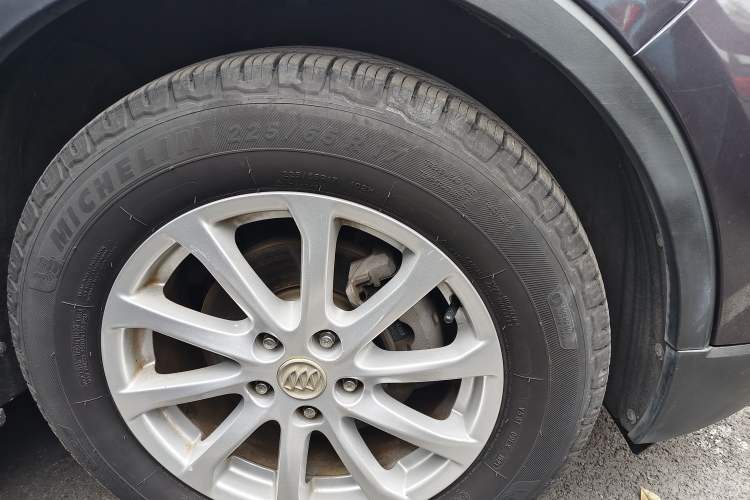Used Buick Envision 2015 20T Two-Wheel-Drive Elite Model Right Front Wheel Hub
