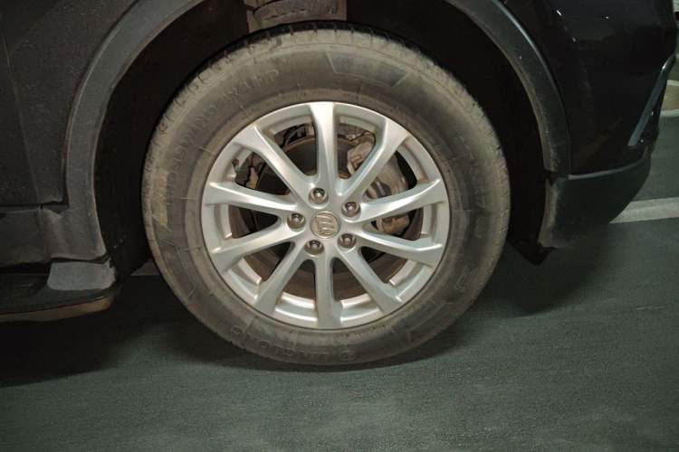 Used Buick Envision 2015 20T Two-Wheel-Drive Elite Model Right Front Wheel Hub
