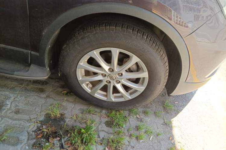 Used Buick Envision 2015 20T Two-Wheel-Drive Leading Model Right Front Wheel Hub