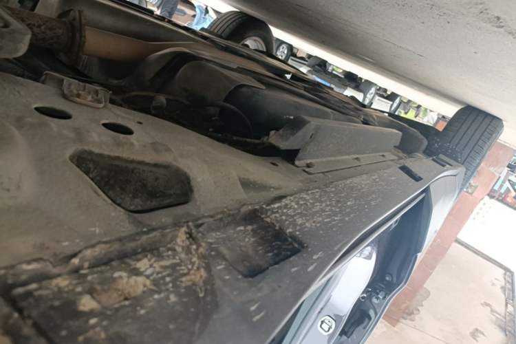 Used Buick Envision 2015 20T Two-Wheel-Drive Leading Model Right Side Sill
