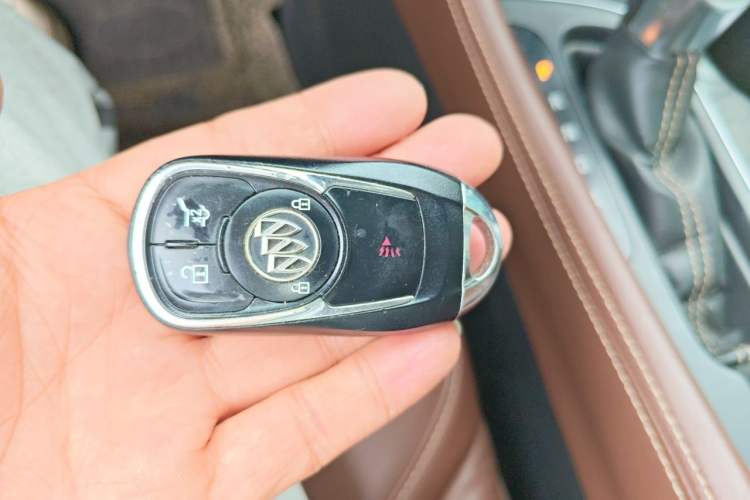 Used Buick Envision 2015 20T Four-Wheel Drive Luxury Model Vehicle Key